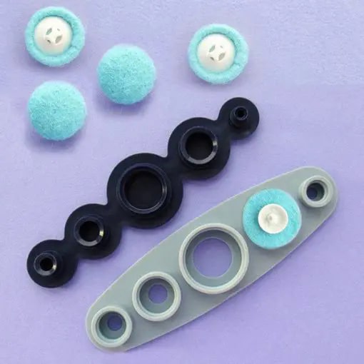 Creatore di bottoni ricoperti artigianale da sarta